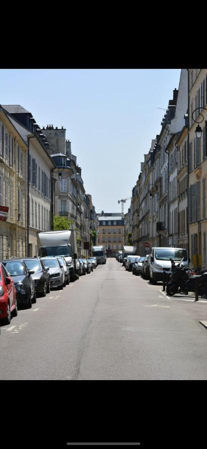 Le petit Trianon, Parc du château Apartamento Versalhes Exterior foto