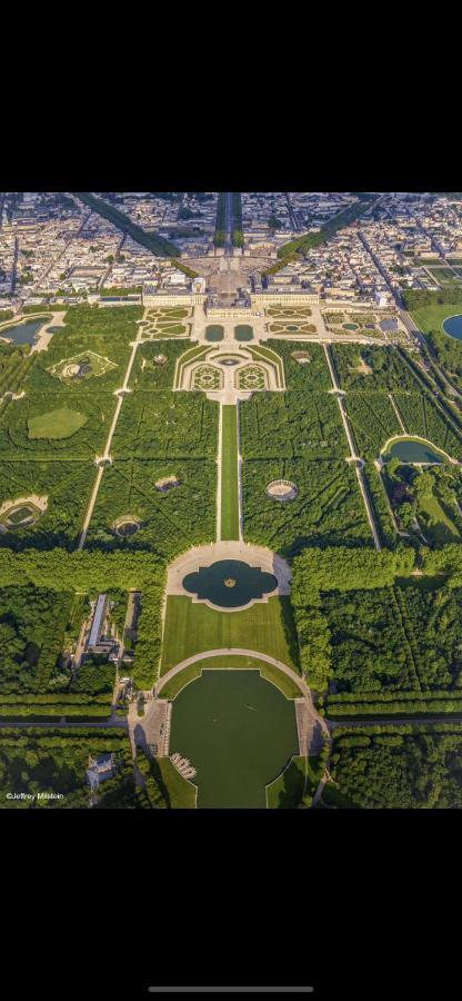 Le petit Trianon, Parc du château Apartamento Versalhes Exterior foto